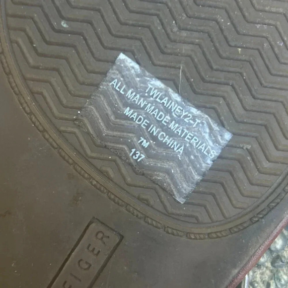 Tommy Hilfiger Gold Flip Flops Thongs Size 7 Medium - Picture 6 of 7